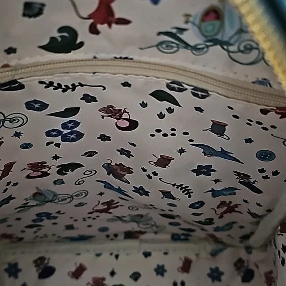 Loungefly Cinderella Backpack - Picture 8 of 8